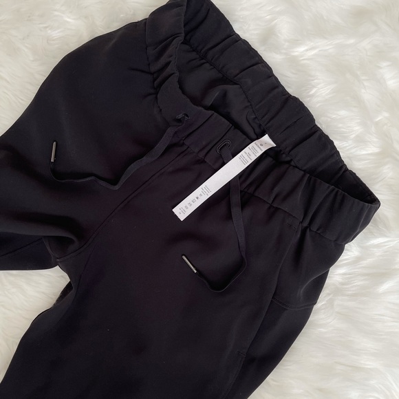 Lululemon Cropped Pants - Picture 3 of 3